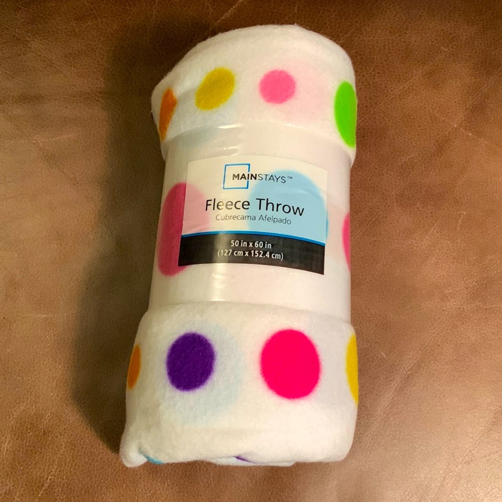 Mainstays Polka Dot Pattern Fleece Throw